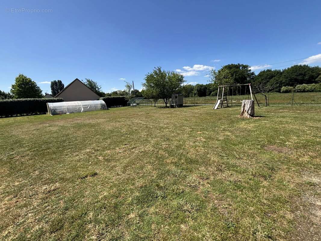 Maison à SAINT-CELERIN