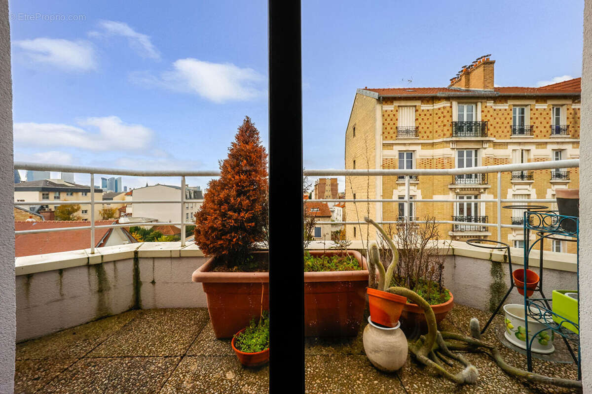 Appartement à LA GARENNE-COLOMBES