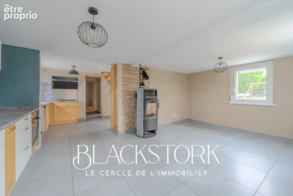 Maison rénovée, garage 50 m² avec local indépendant - Mutzenhouse - photo 2
