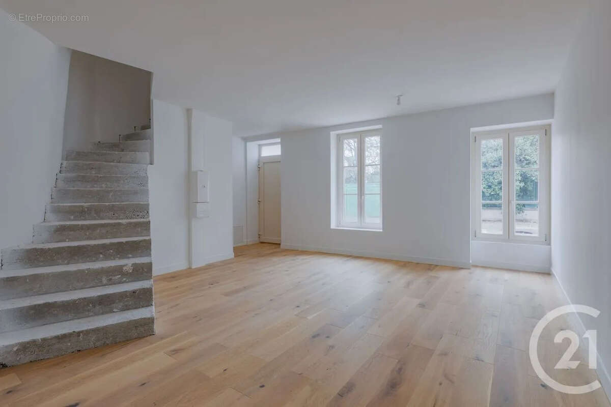 Appartement à SAINT-GENIS-LAVAL
