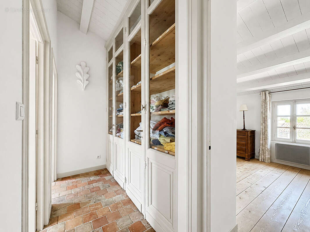 Maison Loix 8 pièce(s) 205 m2 - photo 10