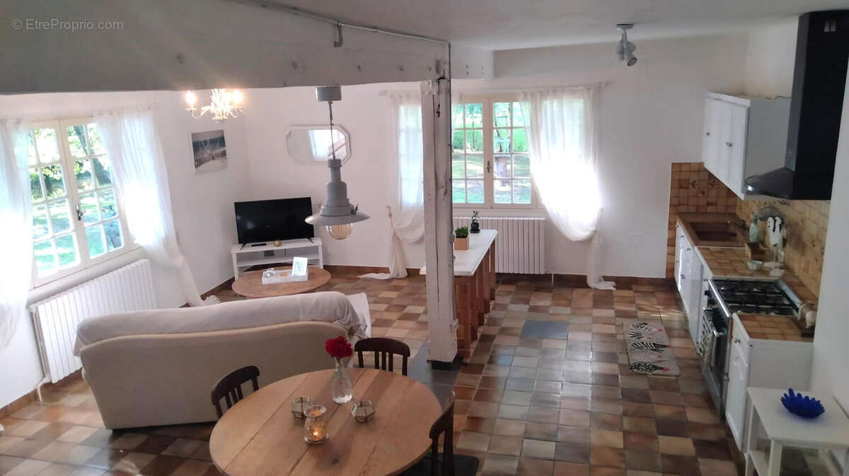 30 SEPT - SEJOUR - Maison à ALLOUE