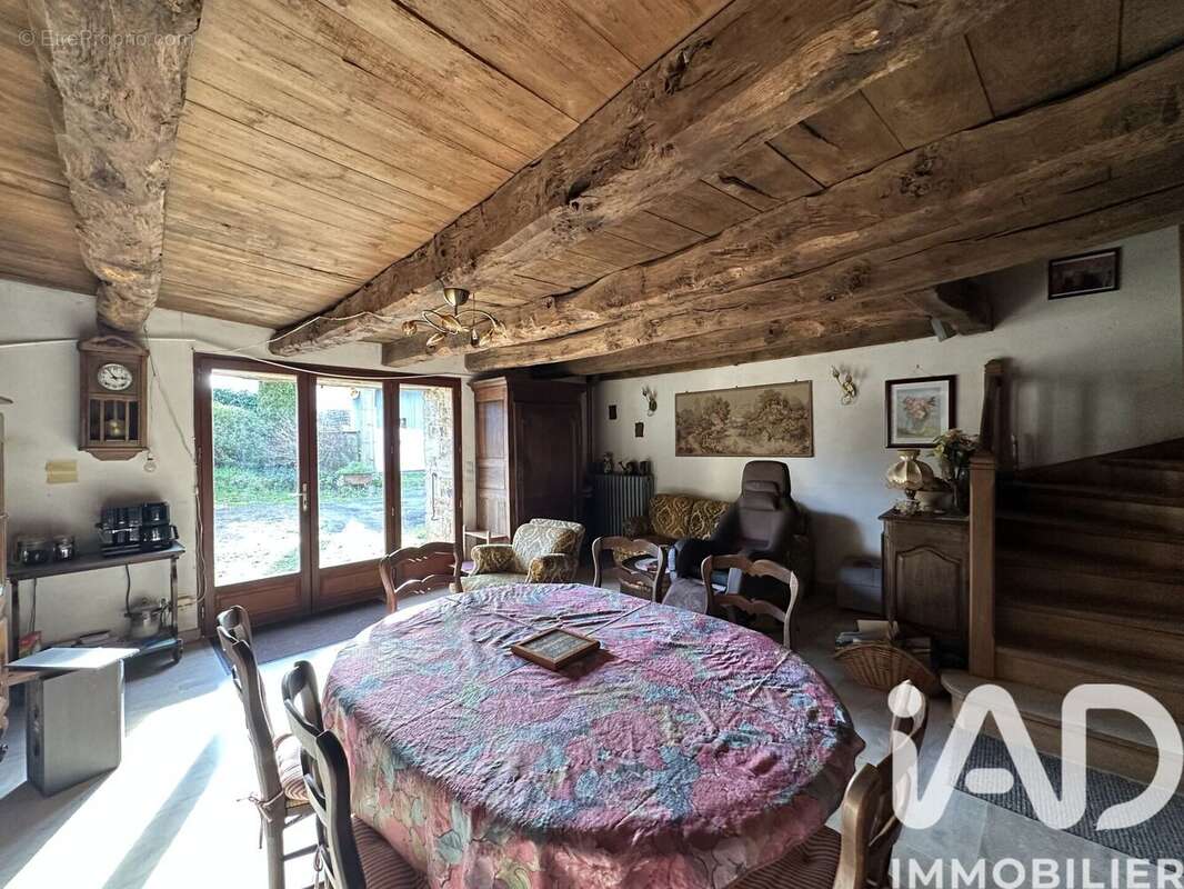 Maison 132 m² à Saint-Malo-Des-Trois-Fontaines  - photo 3