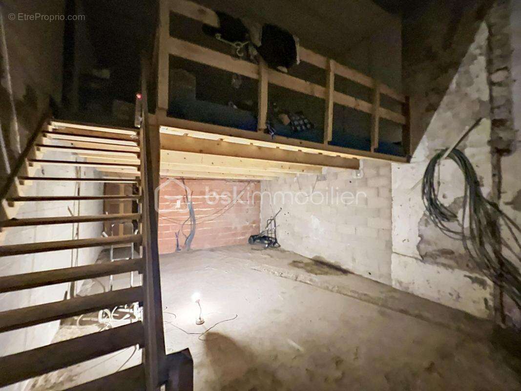 Cellier spacieux à vendre idéal pour stockage - photo 3