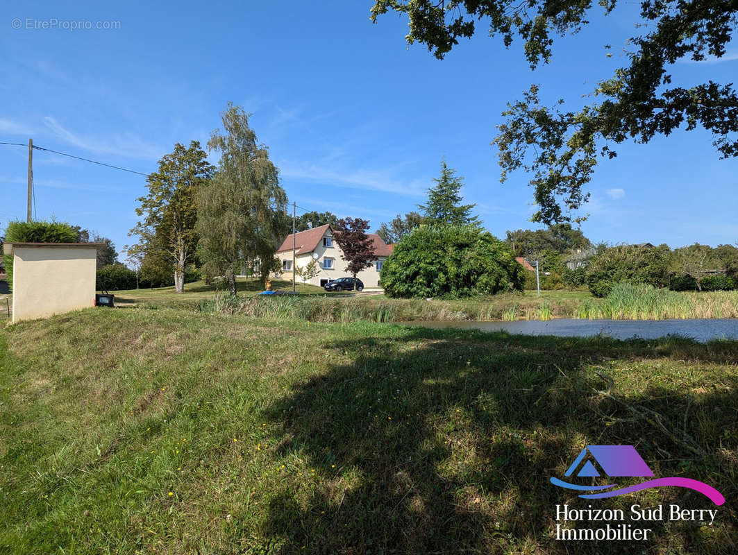 Maison à THEVET-SAINT-JULIEN