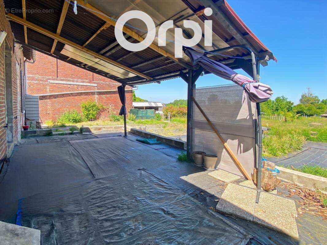 Maison à PORQUERICOURT