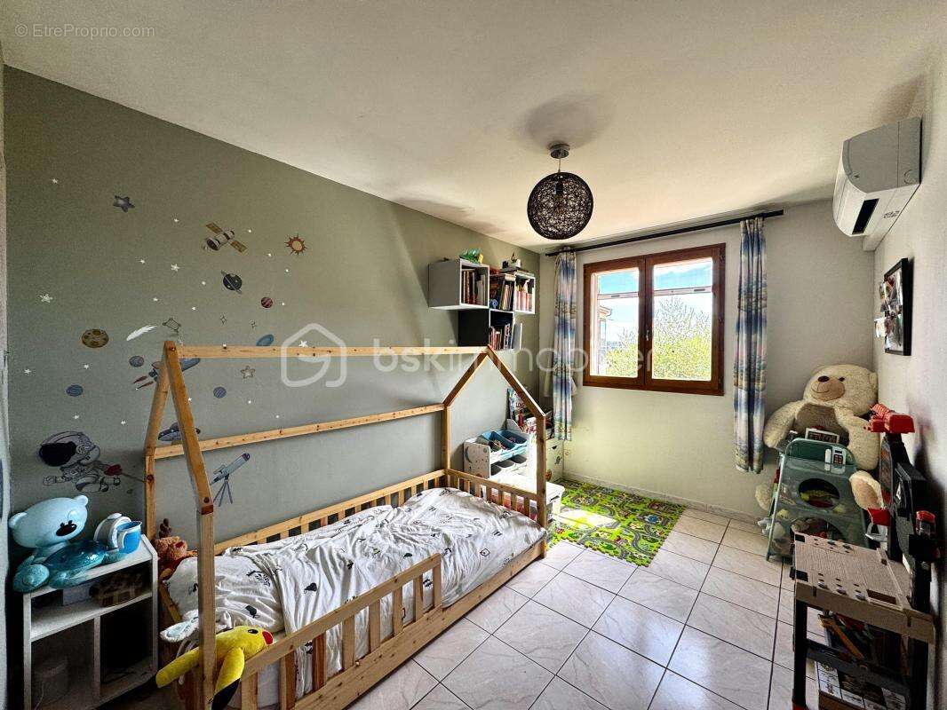 Maison à SAINT-LAURENT-DES-ARBRES