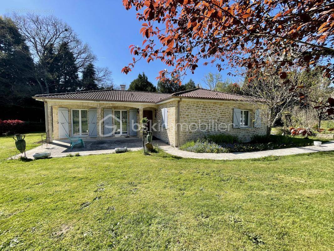 Maison à BONNAC-LA-COTE