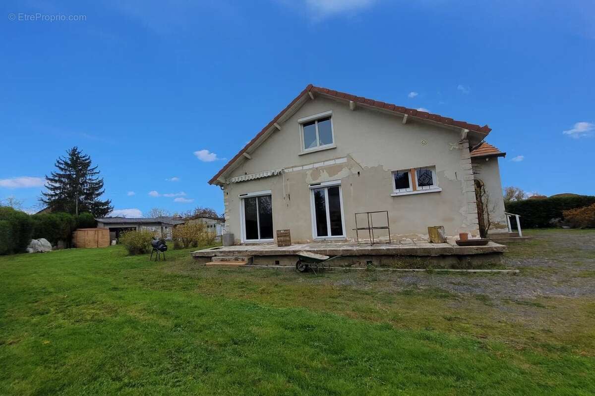 Maison à SALIGNY-SUR-ROUDON