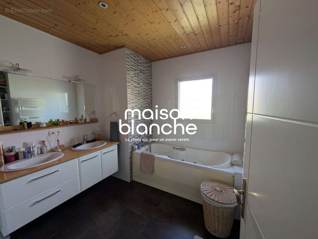 Maison à TALMONT-SAINT-HILAIRE