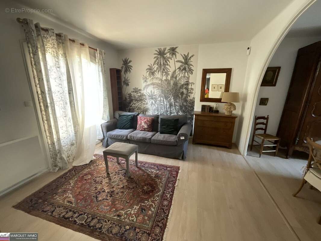 Découvrez cet ensemble immobilier composé de 2 villas indépendantes T6 de 179 m² et T3 de 59 m² en 4 faces sur 828 m² de terrain - photo 16