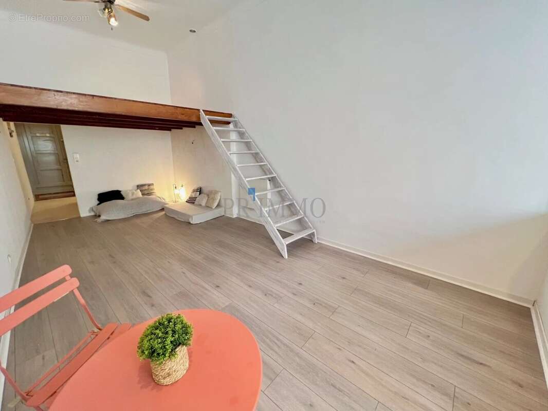Appartement à FREJUS