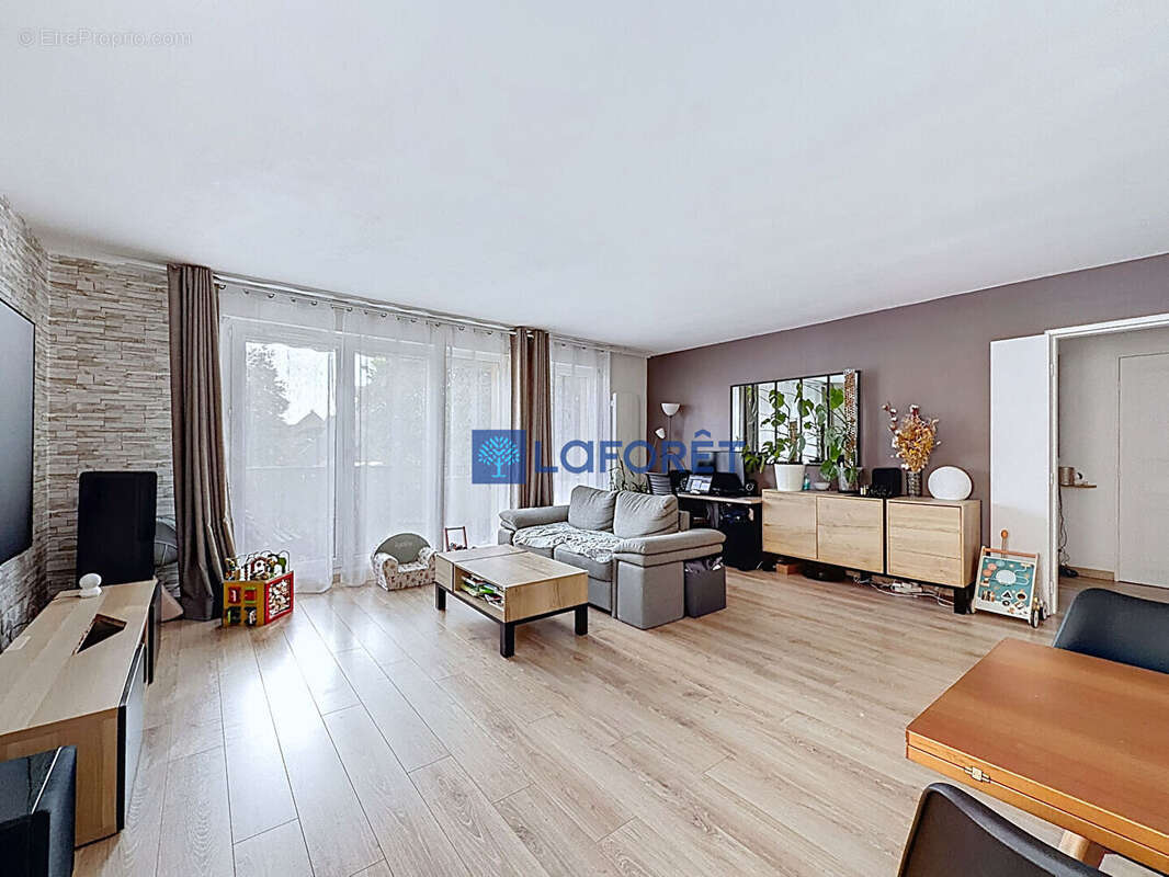 Appartement à MORANGIS