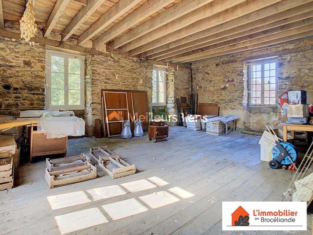Maison à MAURE-DE-BRETAGNE