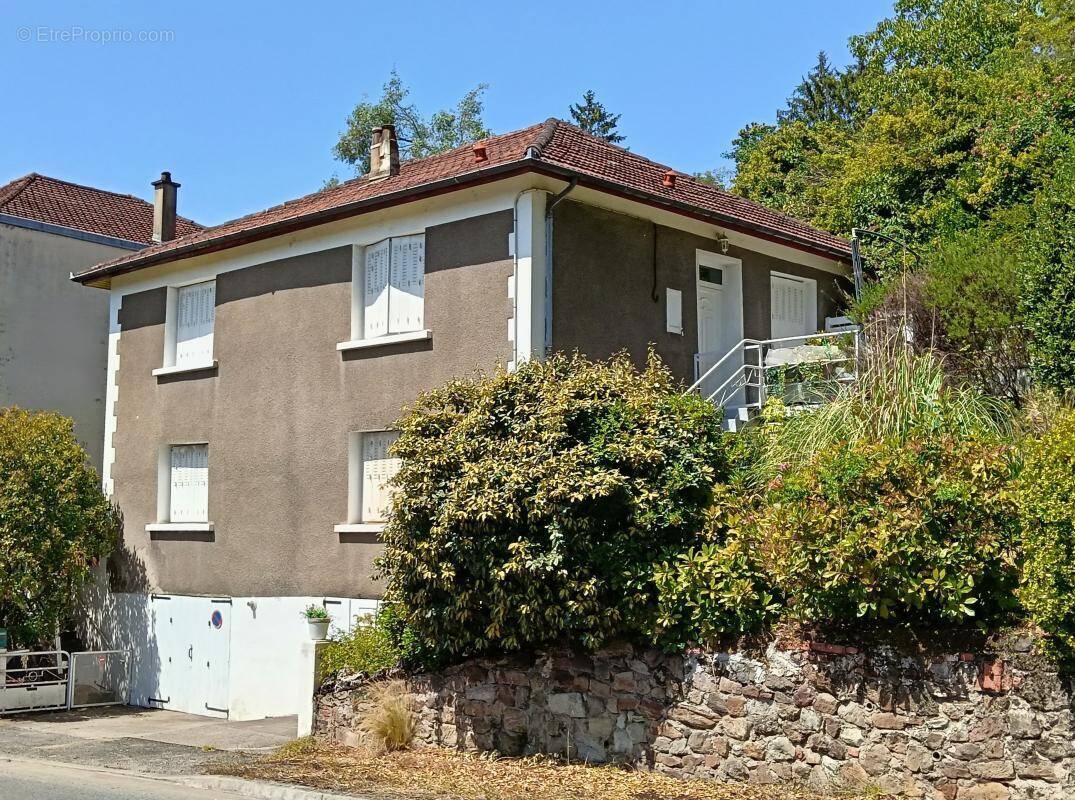 Maison à DECAZEVILLE