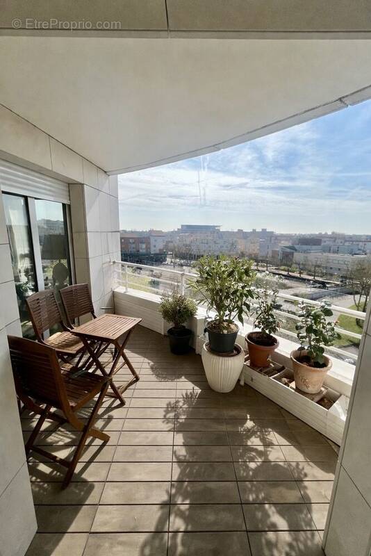 Appartement à MONTIGNY-LE-BRETONNEUX