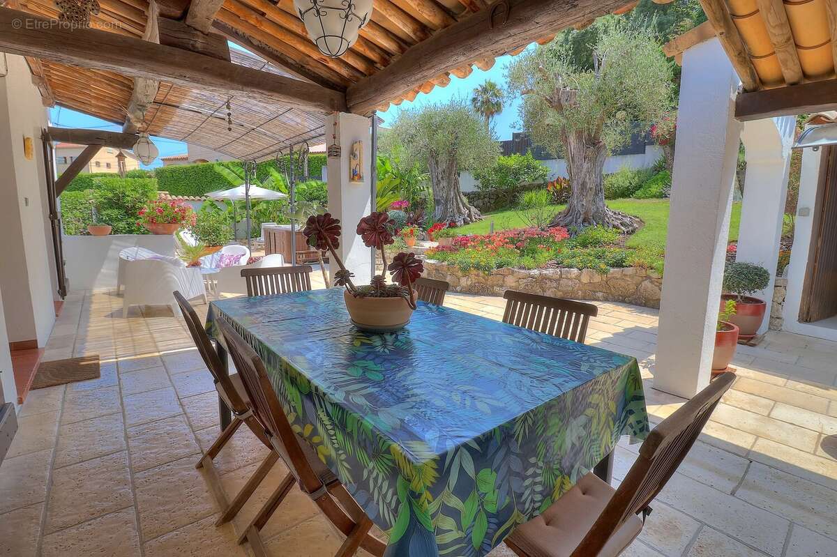 Appartement à VILLENEUVE-LOUBET