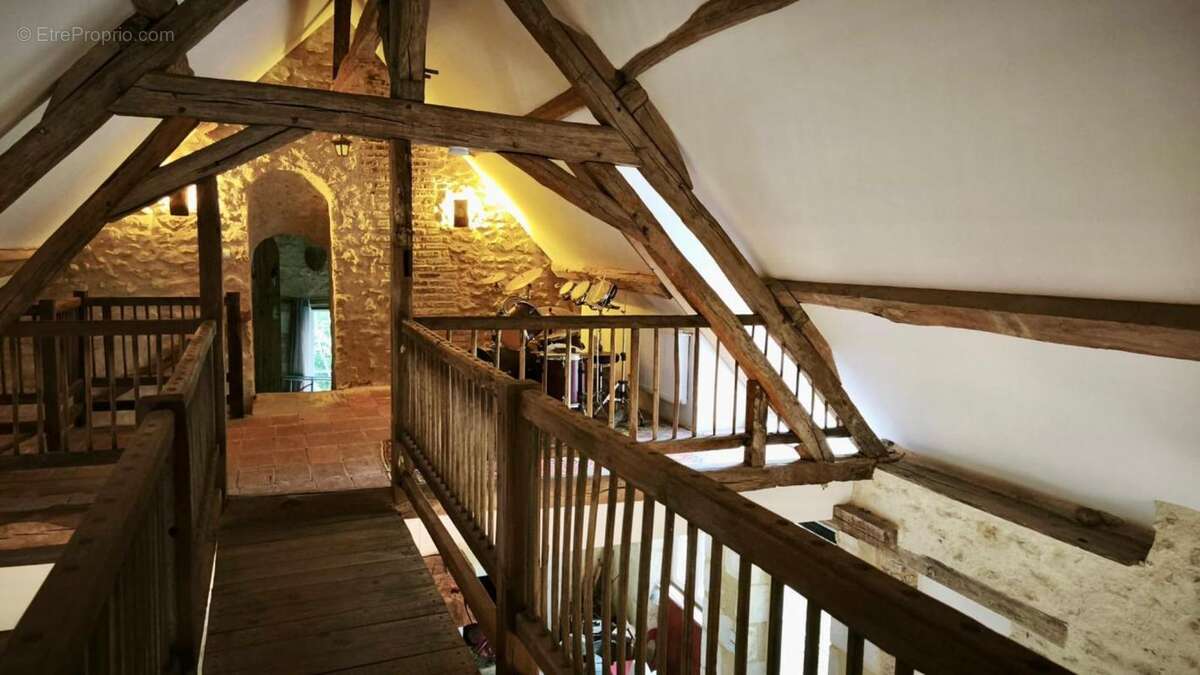 Maison à MOULINS-SUR-YEVRE