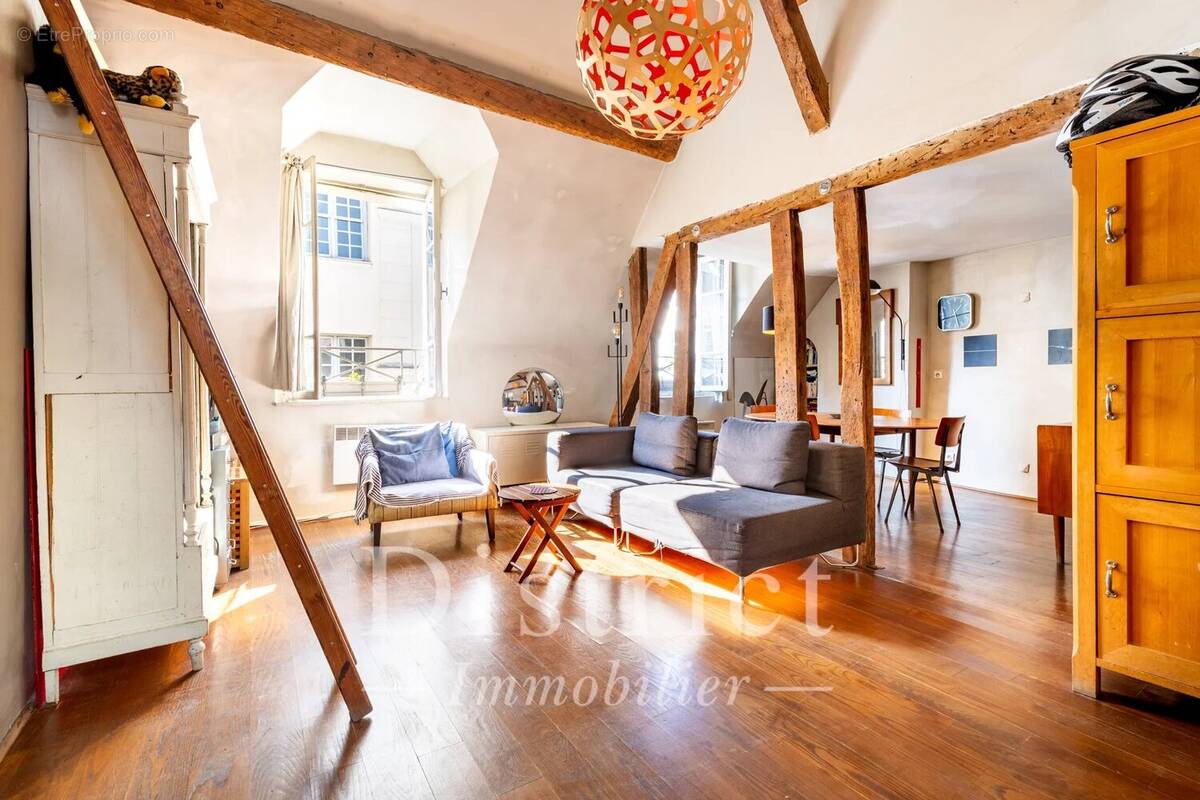 Appartement à PARIS-3E