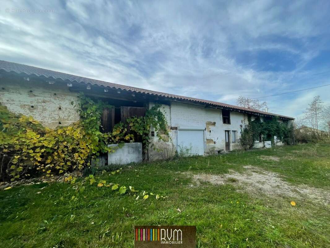 Maison à SAINT-ETIENNE-DU-BOIS