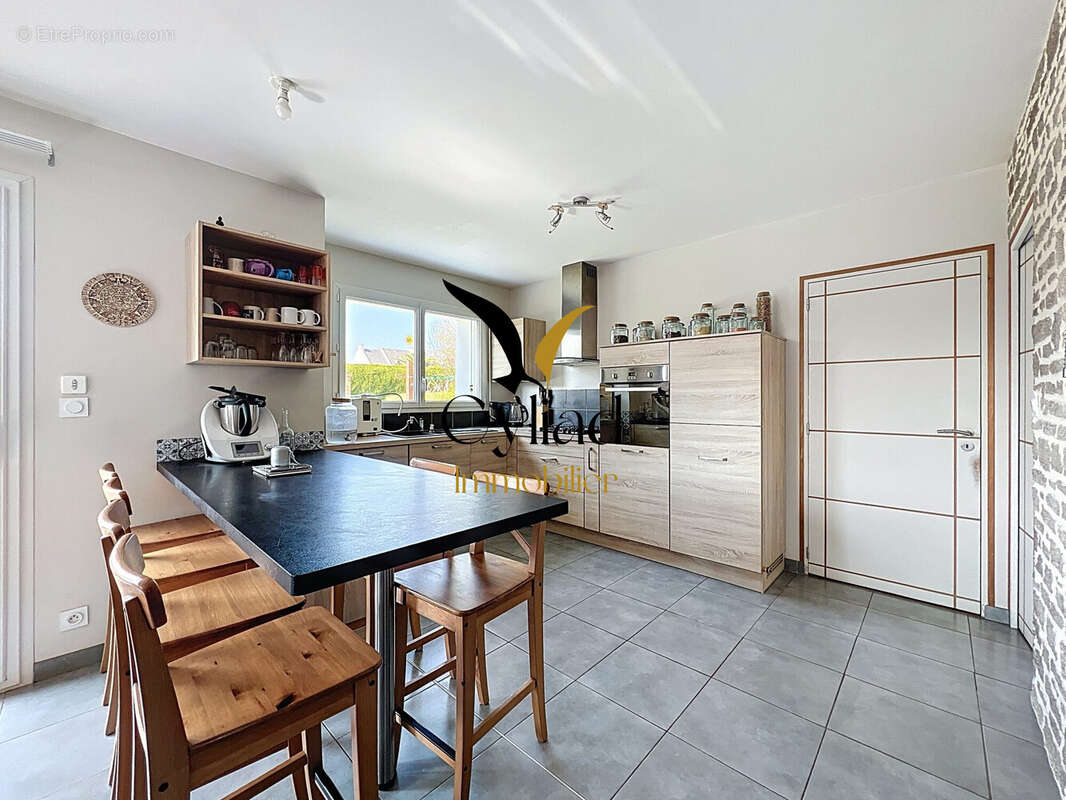 Maison à SAINT-MELOIR-DES-ONDES