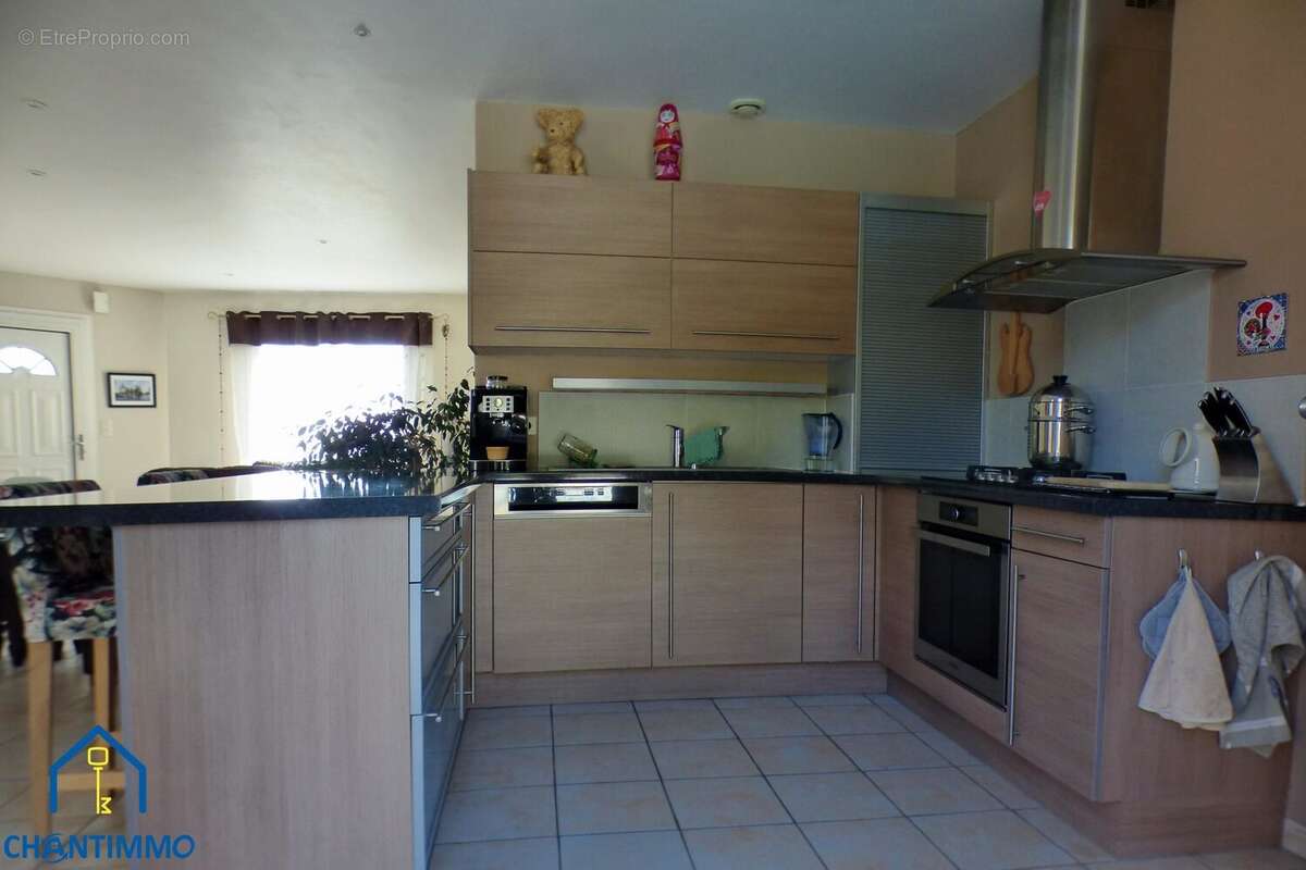 Maison à BAZOGES-EN-PAREDS