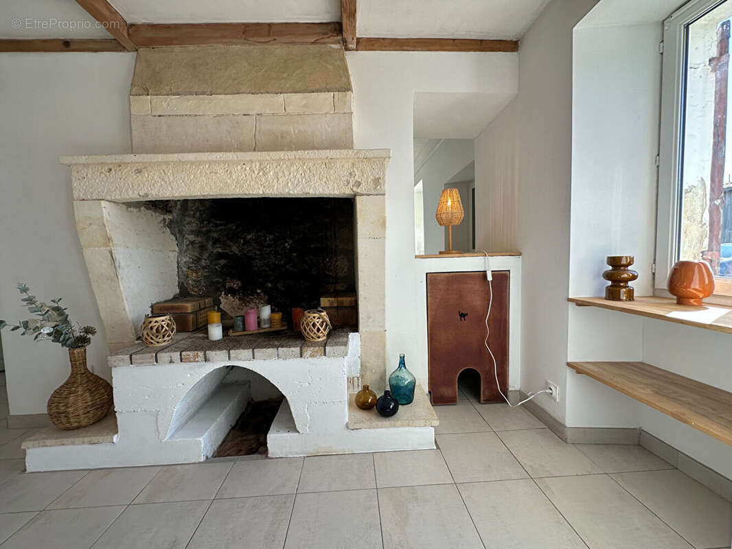 Maison à BUSSAC-SUR-CHARENTE