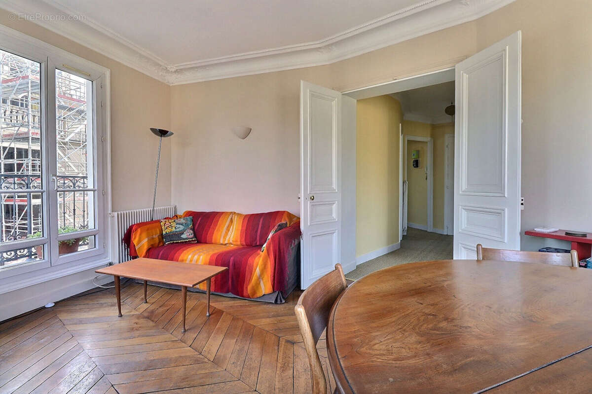 Appartement à PARIS-10E