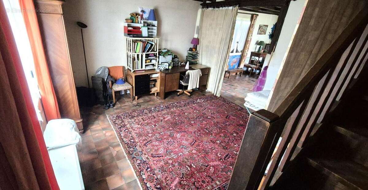 Maison à GIFFAUMONT-CHAMPAUBERT