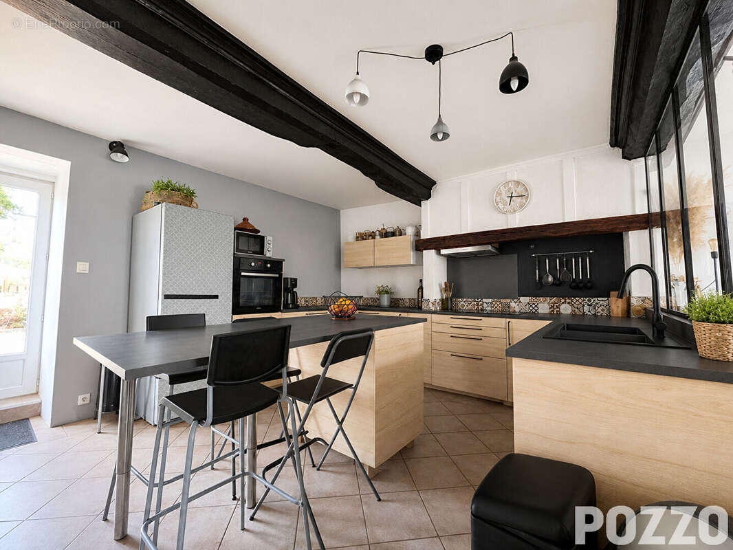 Belle maison en pierre, 147m2, 4ch, dépendances, beau terrain vue dégagée et sans vis à vis - photo 6