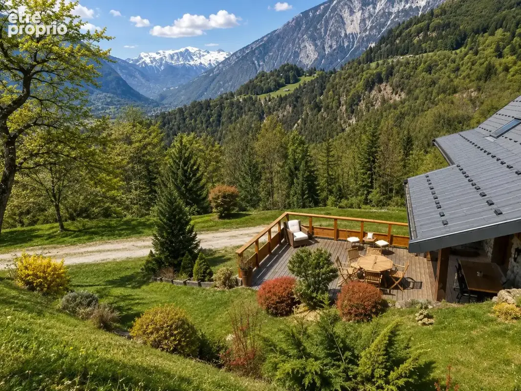 A vendre sur 2,4 ha en pleine nature 1 Chalet Rénové + 1 ancien chalet à réhabiliter - photo 7