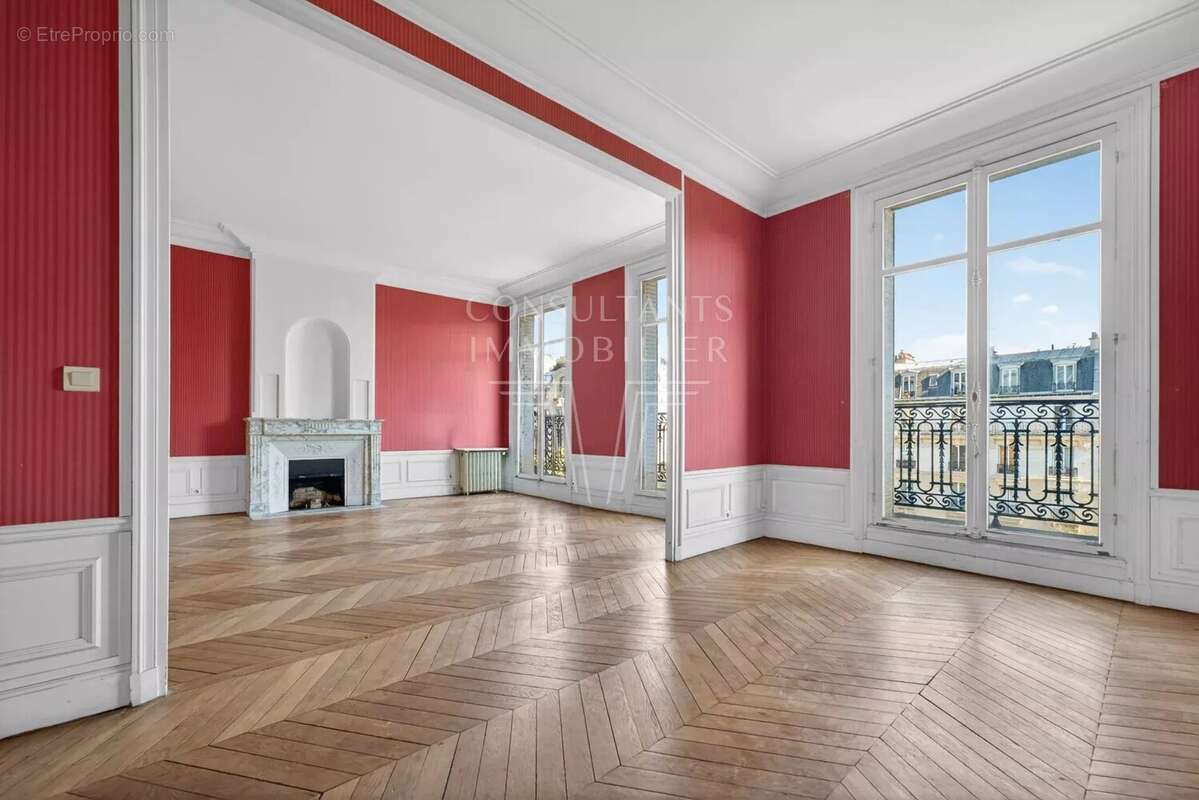 Appartement à PARIS-16E