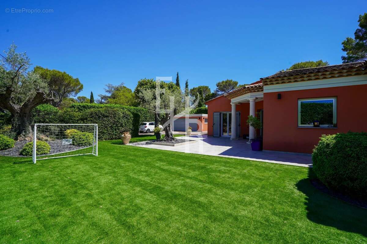 Maison à MOUGINS