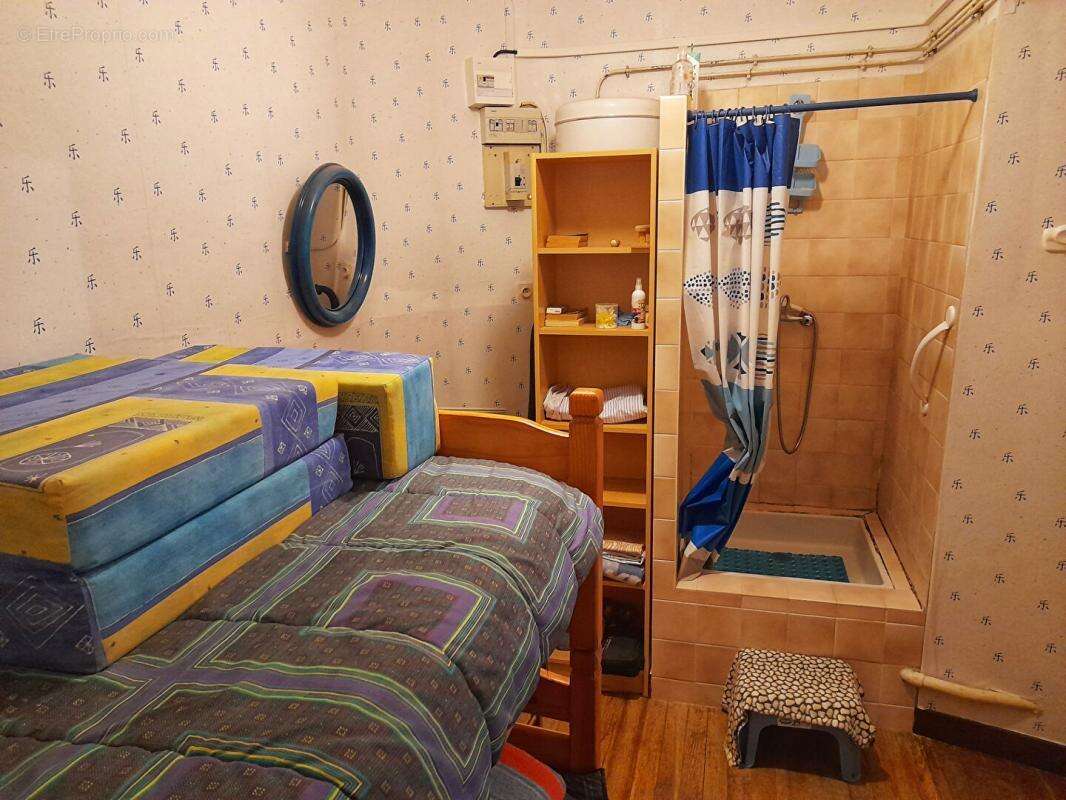 Appartement à EAUX-BONNES