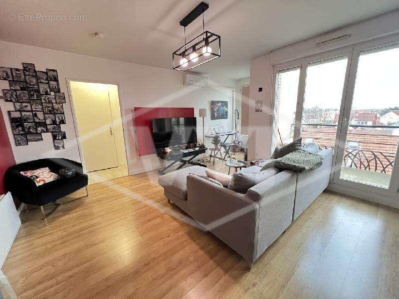 Appartement à COMBS-LA-VILLE