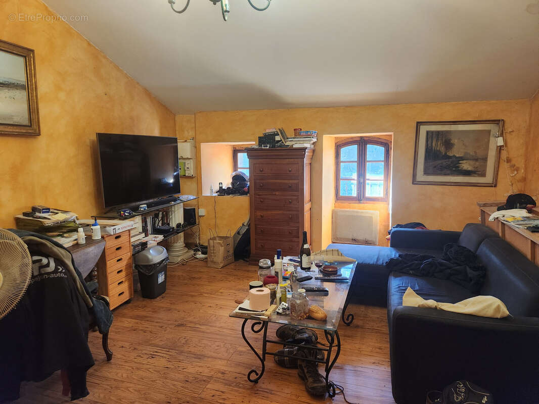 Maison de hameau en pierre sur un terrain attenant de 200 m2 avec stationnement et garage - photo 15
