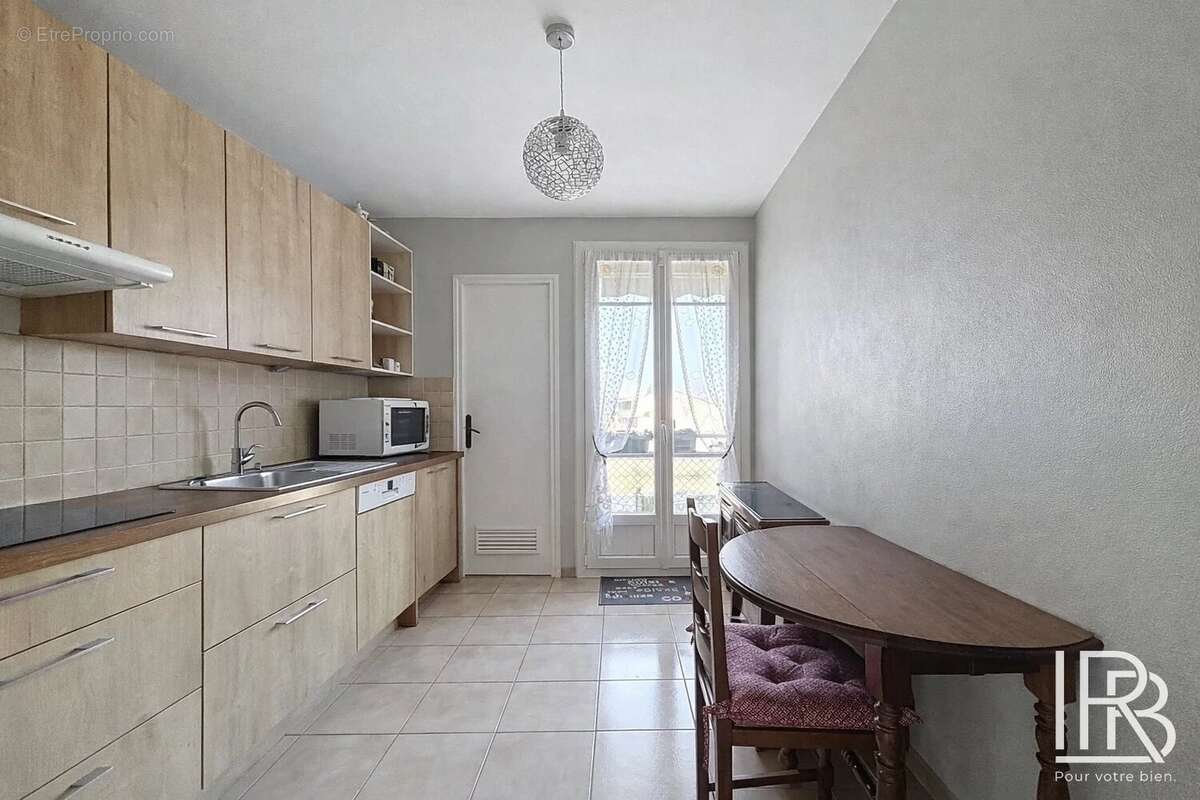 Appartement à MARSEILLE-6E