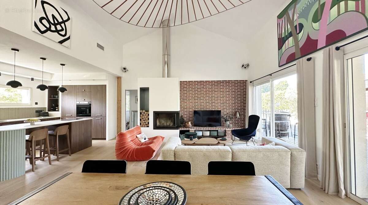Villa contemporaine de 6 pieces de 133 m2 avec piscine et garage - photo 9