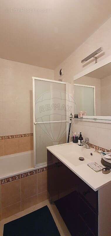 Appartement à PARIS-10E
