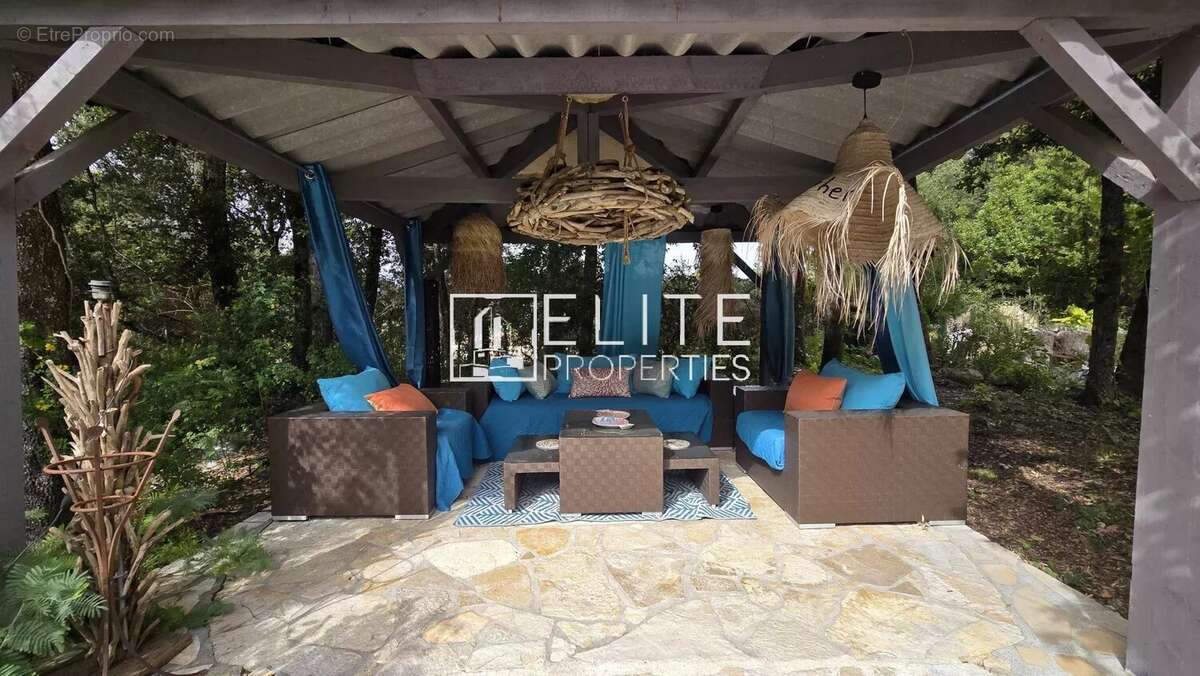 Maison à ROQUEFORT-LES-PINS