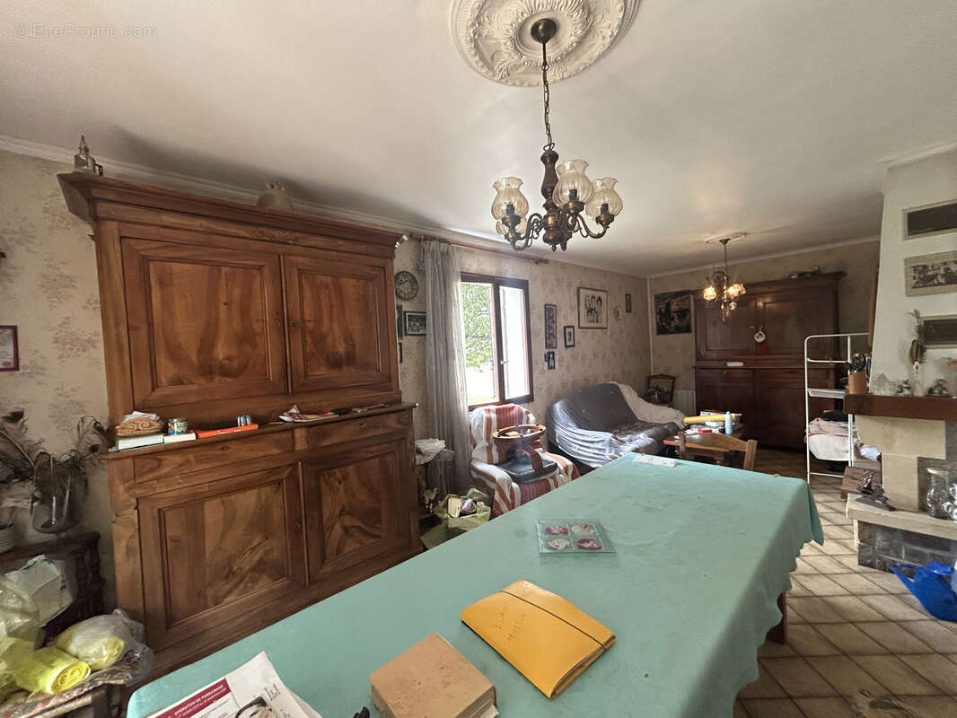 Maison à VITRAC-SAINT-VINCENT