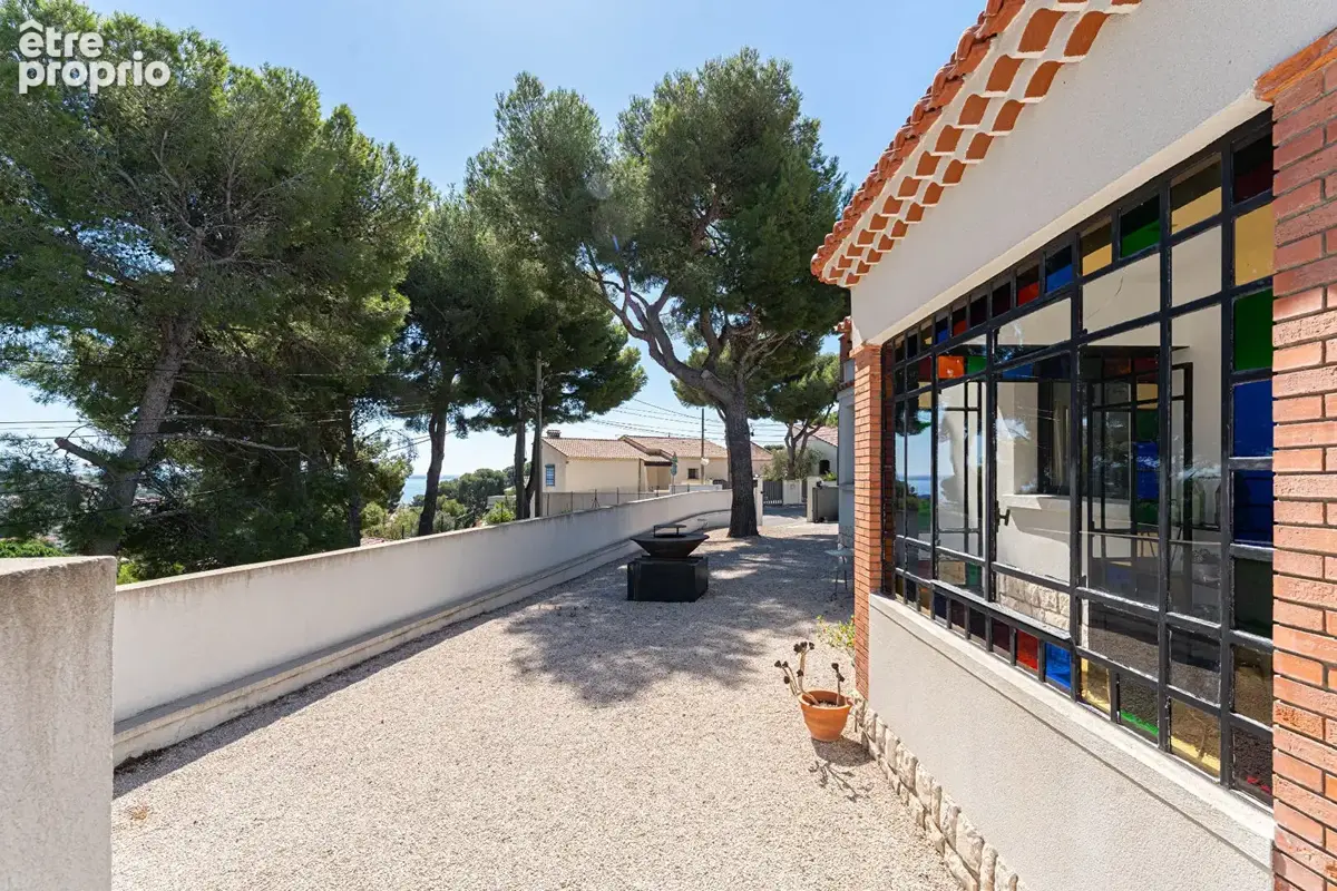 À vendre - à carry le rouet très belle maison familiale de charme t4 avec garage - photo 5