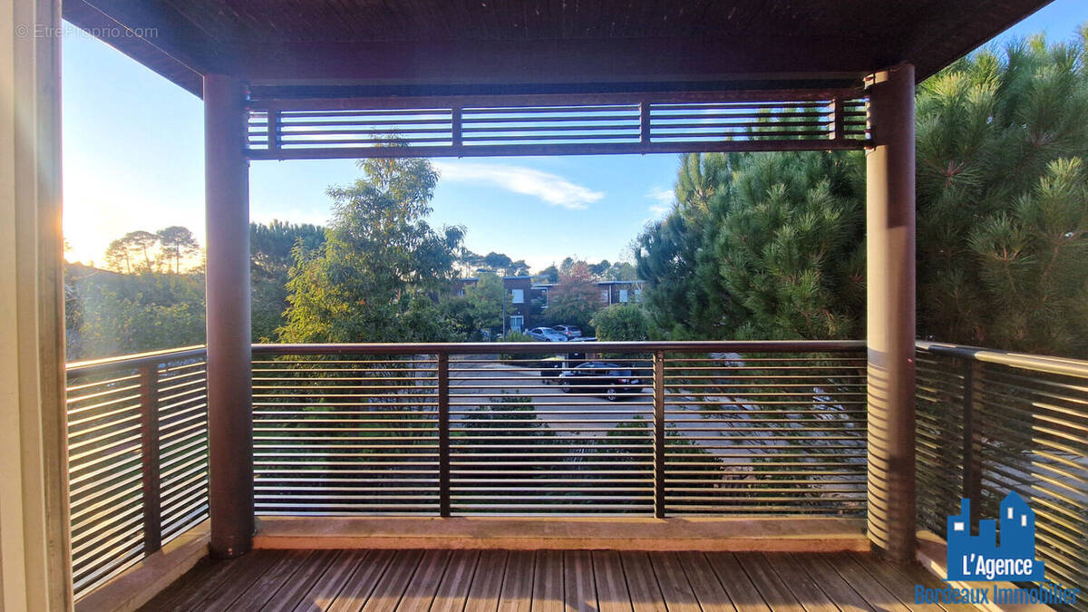 Appartement à SAINT-JEAN-D'ILLAC