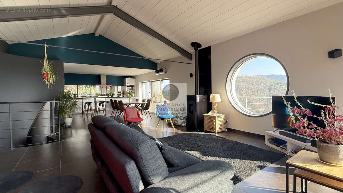 Maison à SAINT-PERAY