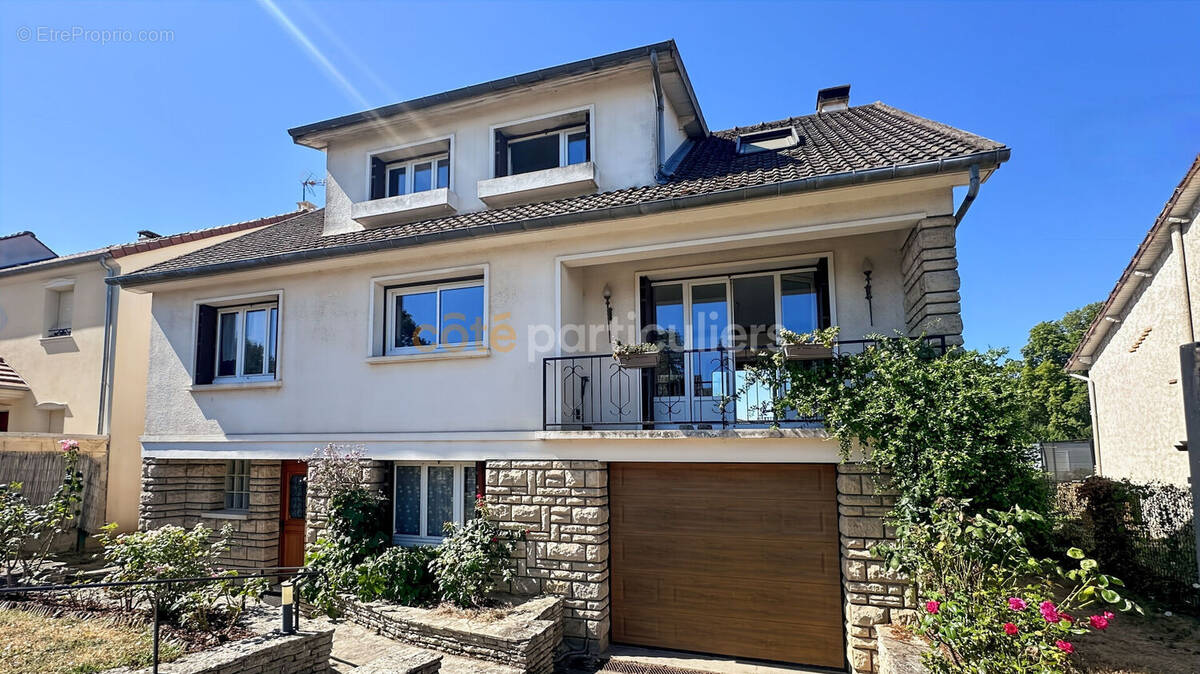 Maison à BRIE-COMTE-ROBERT