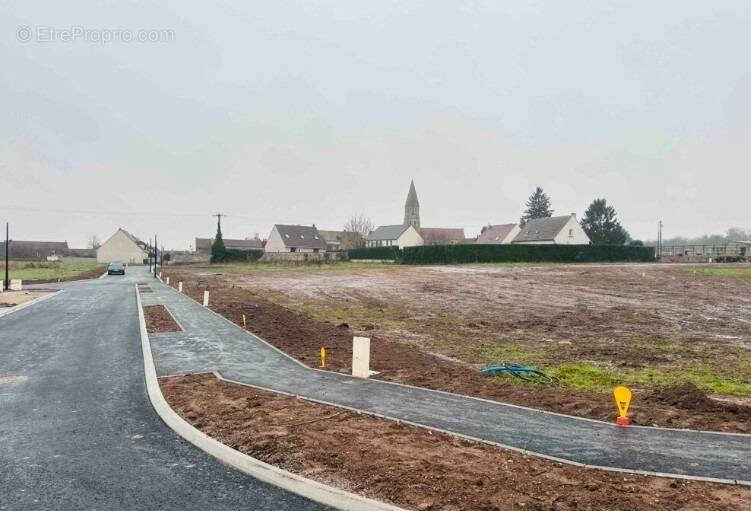 Terrain à BOUCONVILLERS