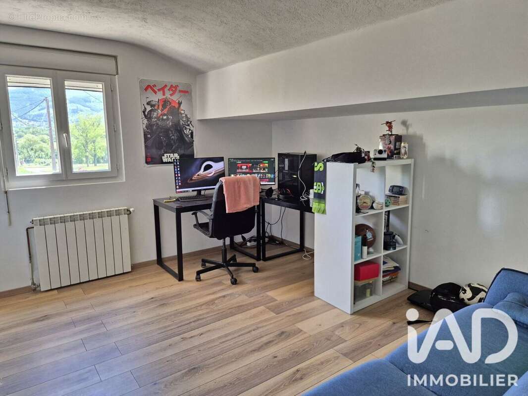 Photo 6