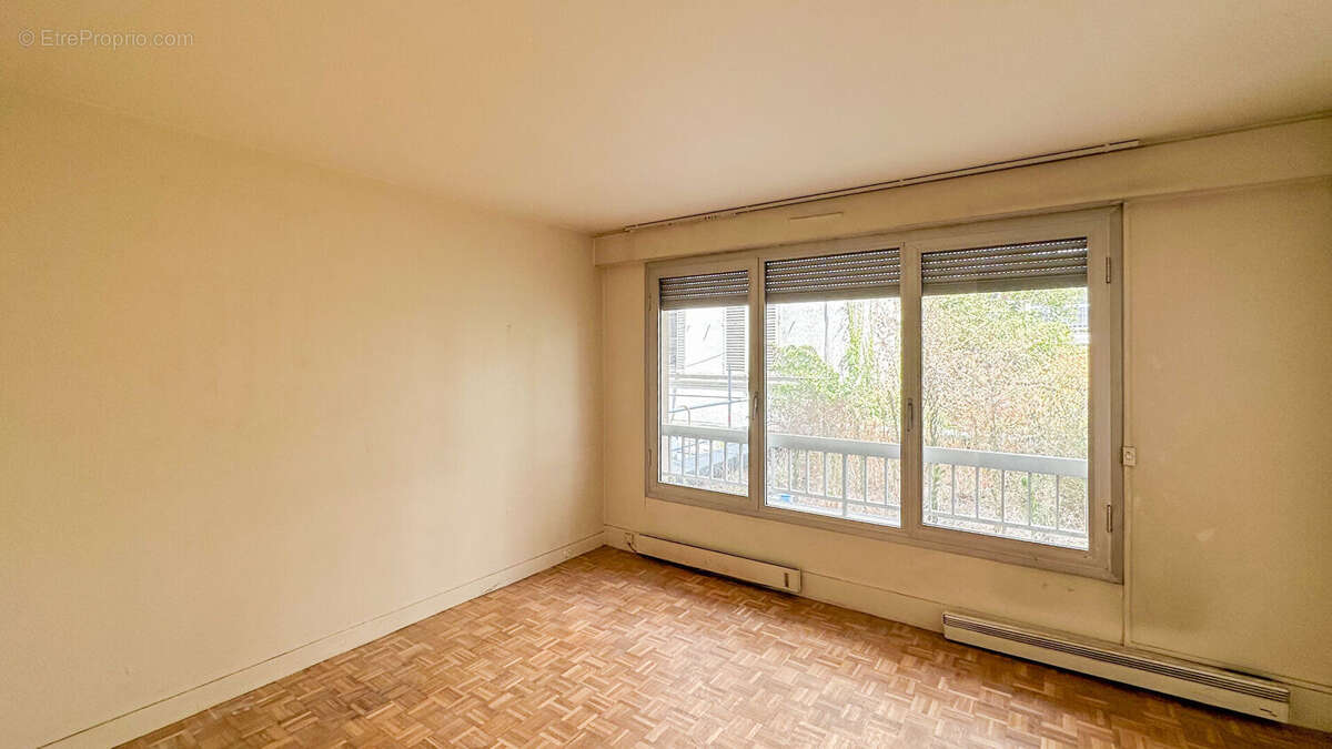Appartement rue de Clichy 2 pièce(s) 51 m2 à rénover - photo 2