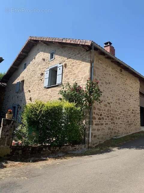 Maison à SAINT-YRIEIX-SOUS-AIXE