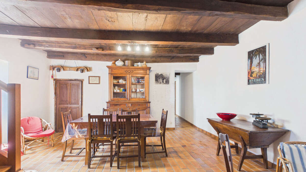 Maison en pierre avec jardin Calme, charme et beau potentiel d'aménagement - photo 3